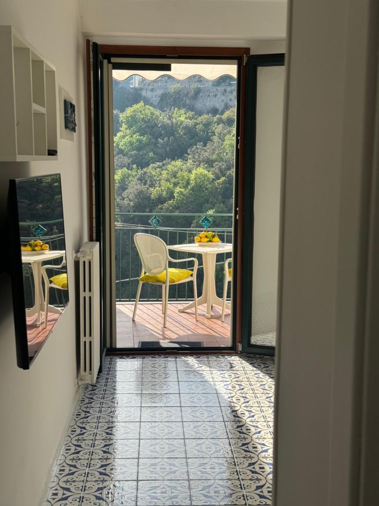 Panoramic Flat Amalfi Coast - Sea View 1 Lägenhet Vietri Exteriör bild