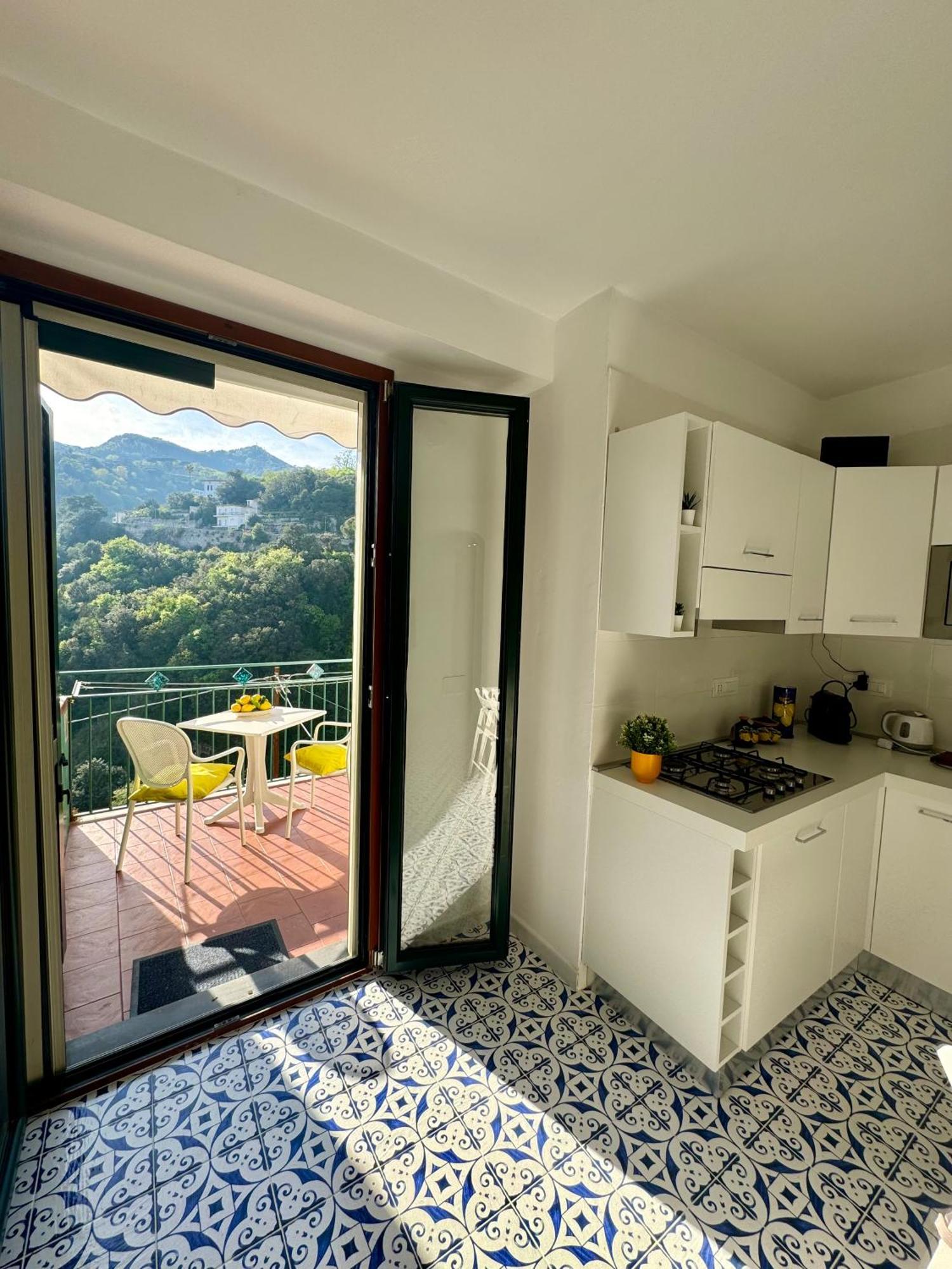 Panoramic Flat Amalfi Coast - Sea View 1 Lägenhet Vietri Exteriör bild